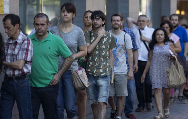 Χιλιάδες Ισπανοί εμφανίστηκαν ζητώντας δουλειά ως σκλάβοι σε ταινία